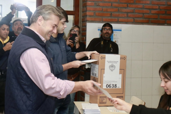 Votó el candidato a concejal Gastón Millón
