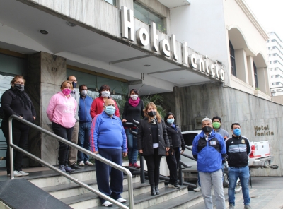 Asisten a personas en cuarentena