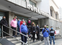 Asisten a personas en cuarentena