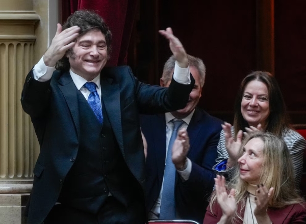 El Gobierno tiene el desaf&iacute;o de revertir r&aacute;pido el malhumor social: la apuesta es a la desinflaci&oacute;n y el repunte del consumo