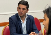 Los libertarios descubrieron que la ropa abriga y  duplicaron la tarifa de luz