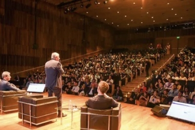 El gobernador Morales destac&oacute; la potencialidad de la Argentina ante j&oacute;venes de todo el pa&iacute;s