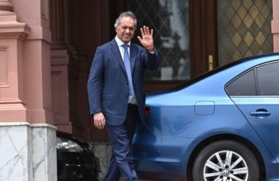 Bronca de Santiago y Pareja con Scioli porque contamin&oacute; con Alfa el primer acto de campa&ntilde;a de Karina
