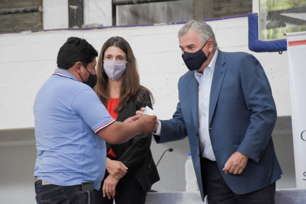 Entregaron subsidios a los clubes de barrios juje&ntilde;os