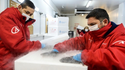 Llegaron al pa&iacute;s un mill&oacute;n de vacunas Sinopharm provenientes de China