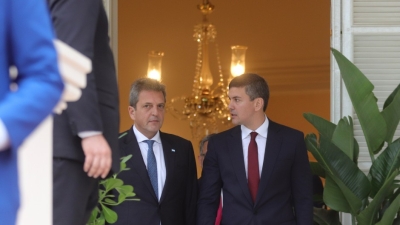 Paraguay amenaza con dejar de enviar energ&iacute;a de Yacyret&aacute; y Massa le recuerda que deben 4 mil millones de d&oacute;lares