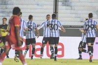 Liga Profesional: Racing se aprovech&oacute; de las debilidades de Arsenal