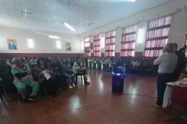 Importante convocatoria en la jornada "Las familias van a la escuela"