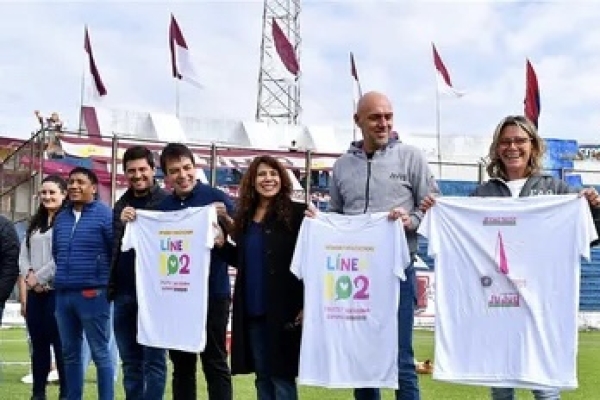Promocionan la L&iacute;nea 102 en la Fiesta Nacional de los Estudiantes