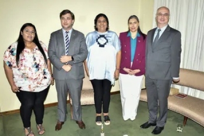 Sarapura recibi&oacute; a la embajadora de Chile en Argentina