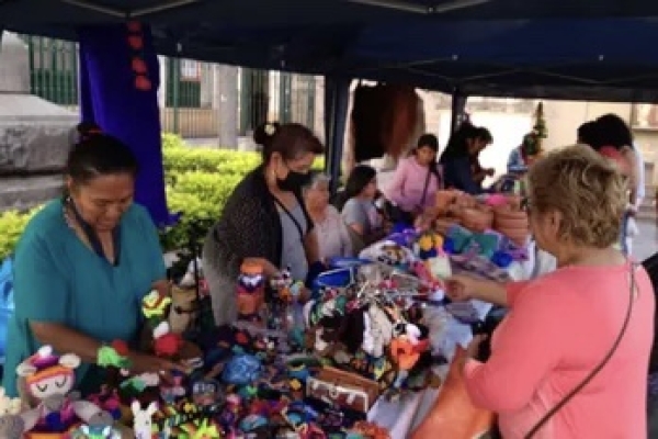 Dio inicio una nueva edici&oacute;n de la Feria y Trueque "Manos Ind&iacute;genas"