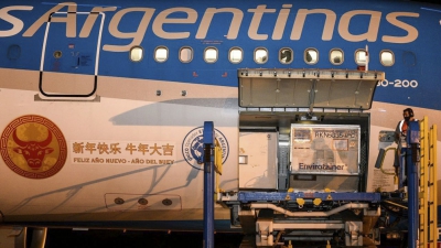 Llegan al pa&iacute;s dos vuelos de Aerol&iacute;neas con vacunas rusas y chinas