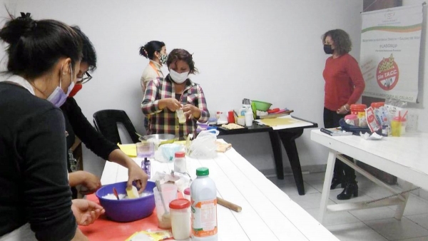 Personas con celiaquía participaron de un taller de cocina sin TACC