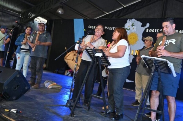 Cierre de talleres municipales con entrega de m&aacute;s de 800 certificados