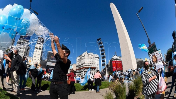 Protestas opositoras en el Obelisco y en ciudades del interior del país