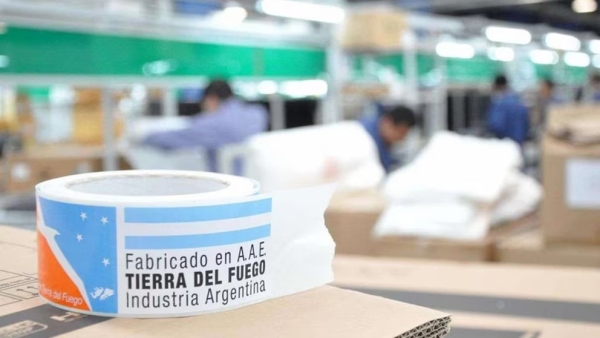 Arranc&oacute; la venta directa de celulares y televisores v&iacute;a courier desde Tierra del Fuego: cu&aacute;nto cuestan y c&oacute;mo acceder