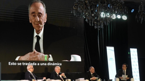 Clar&iacute;n se queda con Telef&oacute;nica y deja en rid&iacute;culo a Milei, que promete bloquear la operaci&oacute;n
