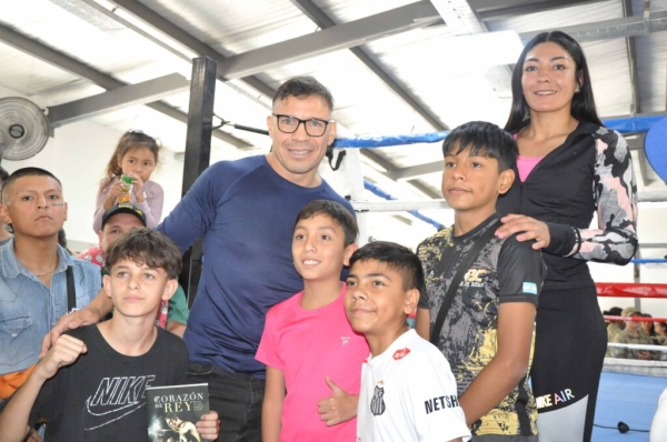 &ldquo;La Pumita&rdquo; Carabajal recibi&oacute; la visita del campe&oacute;n Sergio &ldquo;Maravilla&rdquo; Mart&iacute;nez