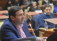 Jubert cuestion&oacute; el doble rol del diputado Libertario por celebrar aumentos en los combustibles