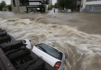 Tr&aacute;gico temporal en Bah&iacute;a Blanca: diez muertos, inundaciones y m&aacute;s de mil evacuados