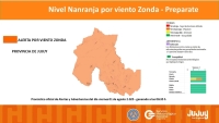 Por fuertes vientos hubo voladuras de techos, caida de postes y &aacute;rboles