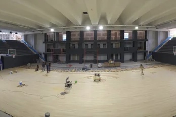 Obras en la Federaci&oacute;n: luces y piso, instalados