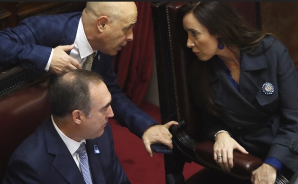 Villarruel en su peor momento: sinti&oacute; el golpe del esc&aacute;ndalo Abdala