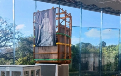 Con 'La Justicia', comenz&oacute; el traslado de las esculturas de Lola Mora
