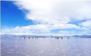 Las Salinas Grandes juje&ntilde;as quedaron cubiertas de agua por las recientes lluvias