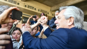 Fern&aacute;ndez aval&oacute; la posibilidad de competir por un nuevo mandato