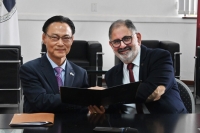 Embajador de Corea del Sur y lo declar&oacute; &ldquo;Visitante Distinguido&rdquo;