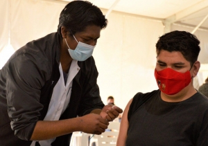 Vacunar&aacute;n a los adolescentes de 17 a&ntilde;os sin factores de riesgo