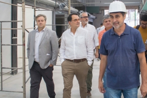 Concejales y funcionarios municipales recorrieron las obras en el mercado municipal 6 de Agosto