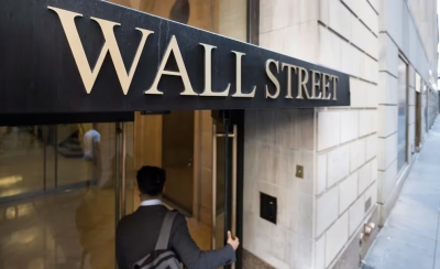 Los grandes bancos de Wall Street recalculan el superávit de Milei y hacen especulaciones con los tiempos de la salida del cepo+