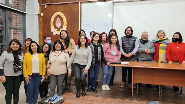 Firma de convenio para pasant&iacute;as para estudiantes avanzados