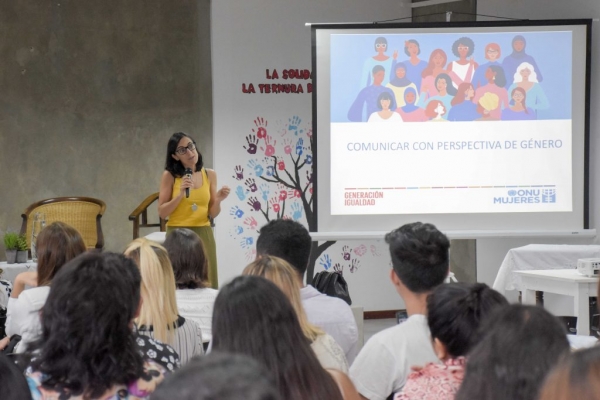 CAPACITACI&Oacute;N EN COMUNICACI&Oacute;N CON PERSPECTIVA DE G&Eacute;NERO