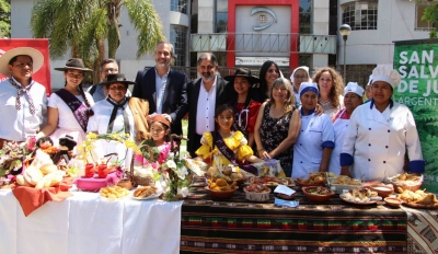 &ldquo;SABORES DE REYES&rdquo;, PATIO DE COMIDAS EN LA DELEGACI&Oacute;N