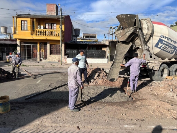 Alto Comedero. Municipio realiza mantenimiento de calles