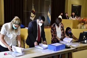 Nuevas escuelas tras apertura de ofertas de licitaciones