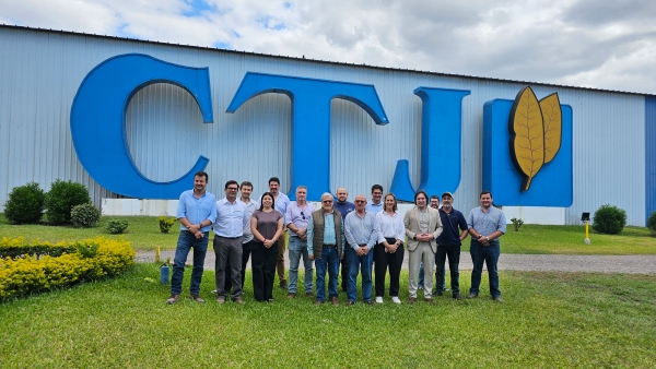 La Mesa de Enlace visit&oacute; la Cooperativa de Tabacaleros de Jujuy