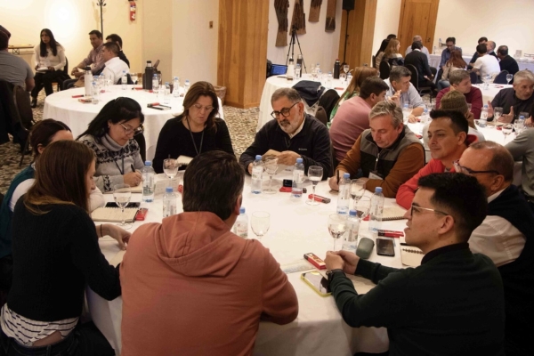 El intendente Ra&uacute;l &ldquo;Chuli&rdquo; Jorge, participa en Rondas de Intendentes en Bariloche