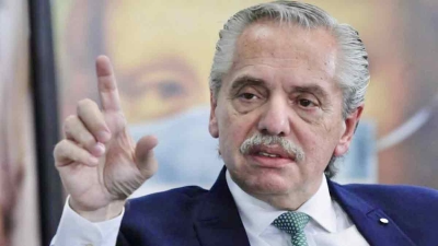 El presidente Alberto Fern&aacute;ndez padece "hernia de disco lumbar" y se indic&oacute; "reposo"