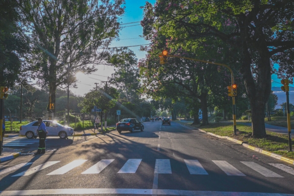Habilitan nueva esquina semaforizada en Santib&aacute;&ntilde;ez y Yarav&iacute;