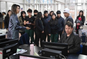 Estudiantes en jornada sobre habilitaciones comerciales