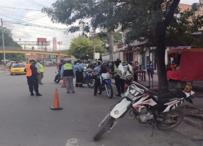 Secuestran motocicletas en operativos