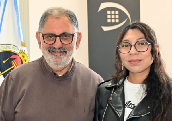 Ra&uacute;l &ldquo;Chuli&rdquo; Jorge recibi&oacute; a la atleta Noelia Guti&eacute;rrez
