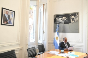 Cristina intervino para que no renuncie Manzur, muy molesto con Alberto