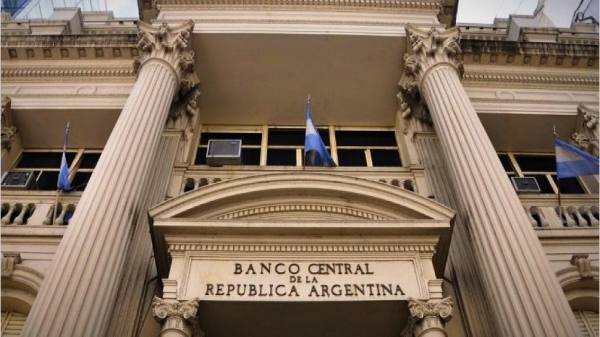 El Banco Central volvió a vender dólares en el mercado y casi no pudo acumular reservas en junio