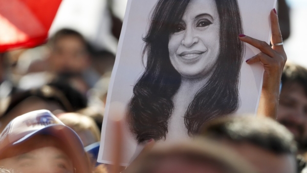 El kirchnerismo planea una gran movilizaci&oacute;n en defensa de Cristina y los gremios hablan de paro nacional