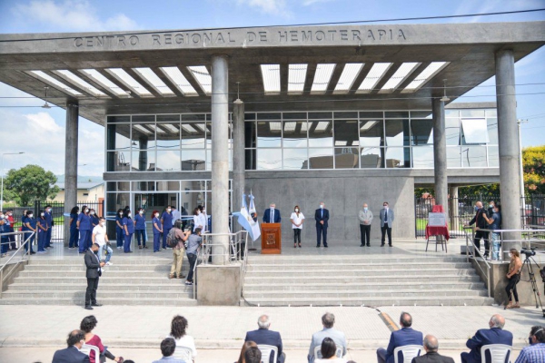 Morales inaugur&oacute; el moderno Centro Regional de Hemoterapia